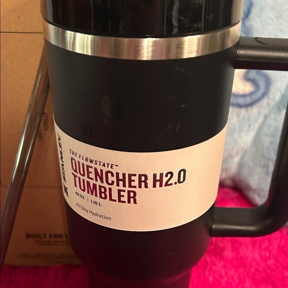 Stanley Black Quencher H2.0 Tumbler - Picture 2 of 4